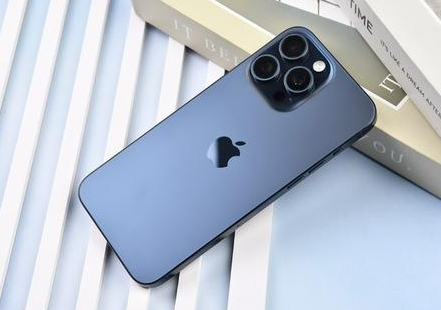 新兴苹果维修点分享iPhone 15 Pro Max屏幕更换全新实操风险 